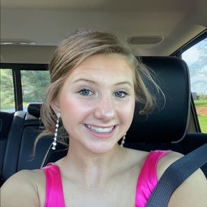 Meet your Posher, Avery